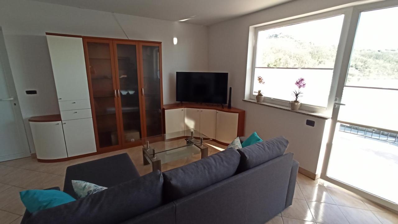 Ferienwohnung Apartma Apollonio Črni Kal Exterior foto